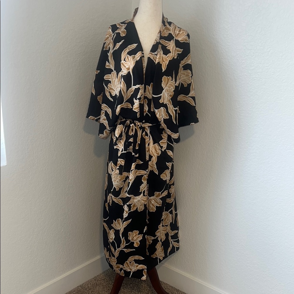 Maison Du Soir Black Floral Kimono Robe Size Smal… - image 2